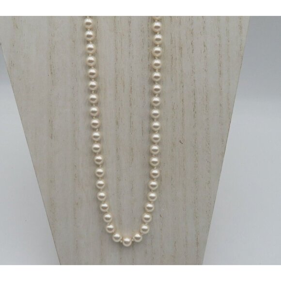 Roman Necklace RMN Hand Knotted Simulated Pearl 24" White Luster Gold Tone - Picture 2 of 7